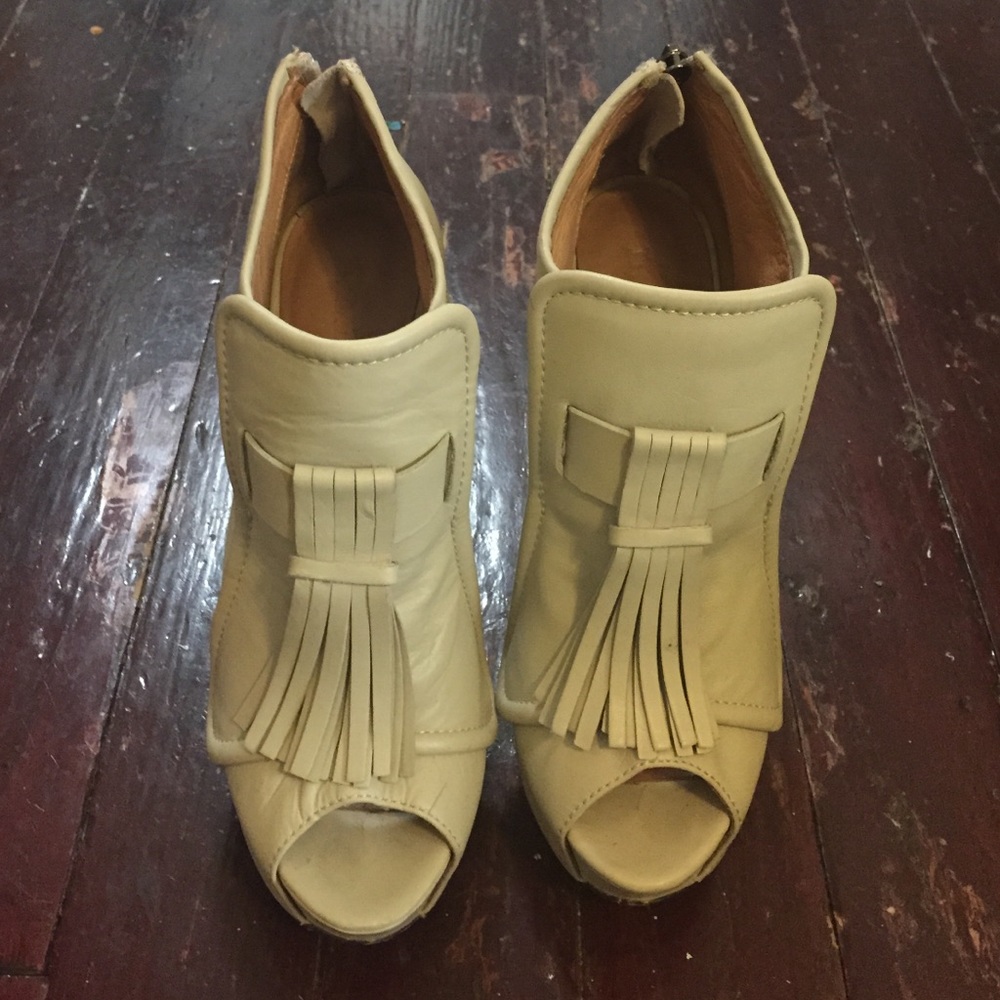 L.A.M.B. Size 8m